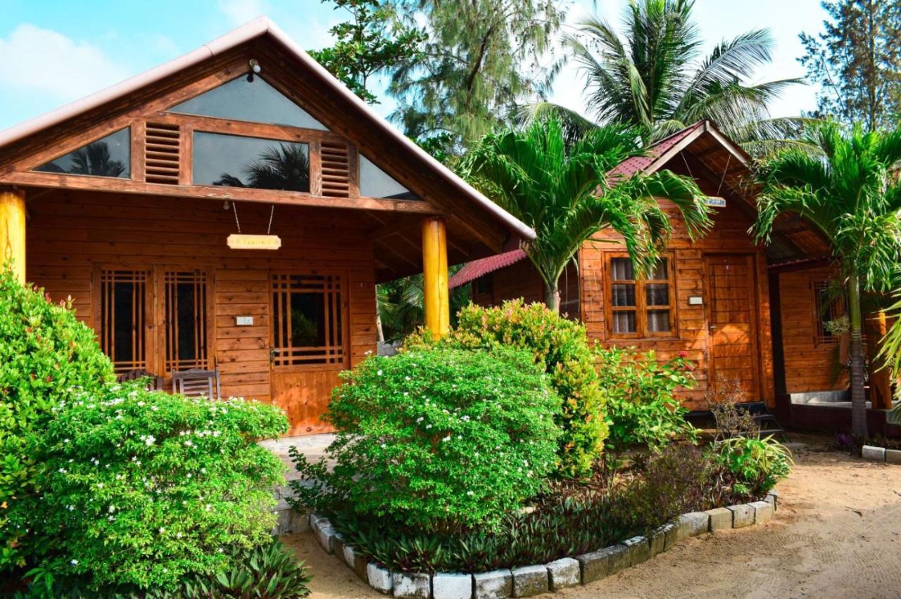 Mithra Paradise Beach Hotel Nilaveli Zewnętrze zdjęcie