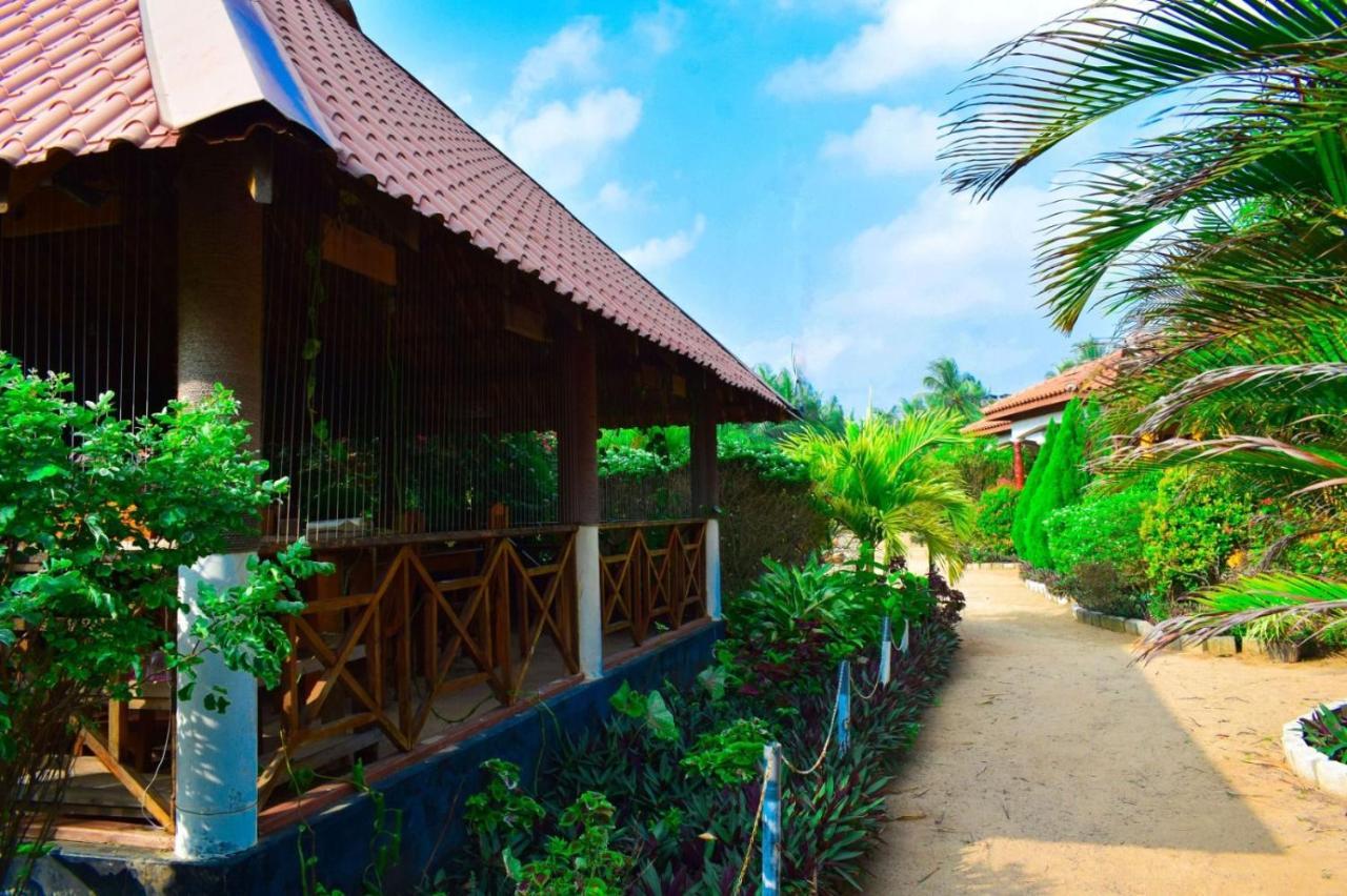 Mithra Paradise Beach Hotel Nilaveli Zewnętrze zdjęcie